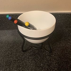 Fondue pot